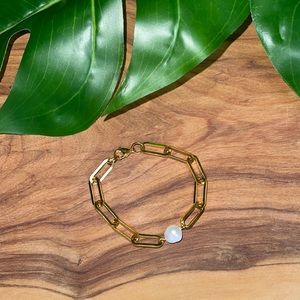 Stainless steel bold bracelet Water Resistant